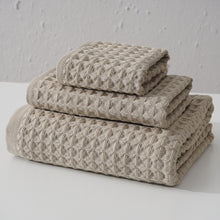 Load image into Gallery viewer, Pure Cotton Honeycomb 32 Bath Towels
