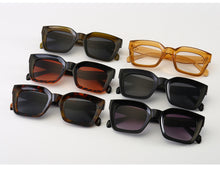 Load image into Gallery viewer, Fashion sunglasses
