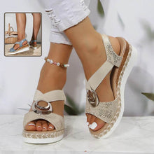 Load image into Gallery viewer, Women&#39;s peep toe serpentine wedges sandals with circle design, casual summer shoes.
