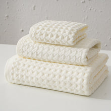 Load image into Gallery viewer, Pure Cotton Honeycomb 32 Bath Towels
